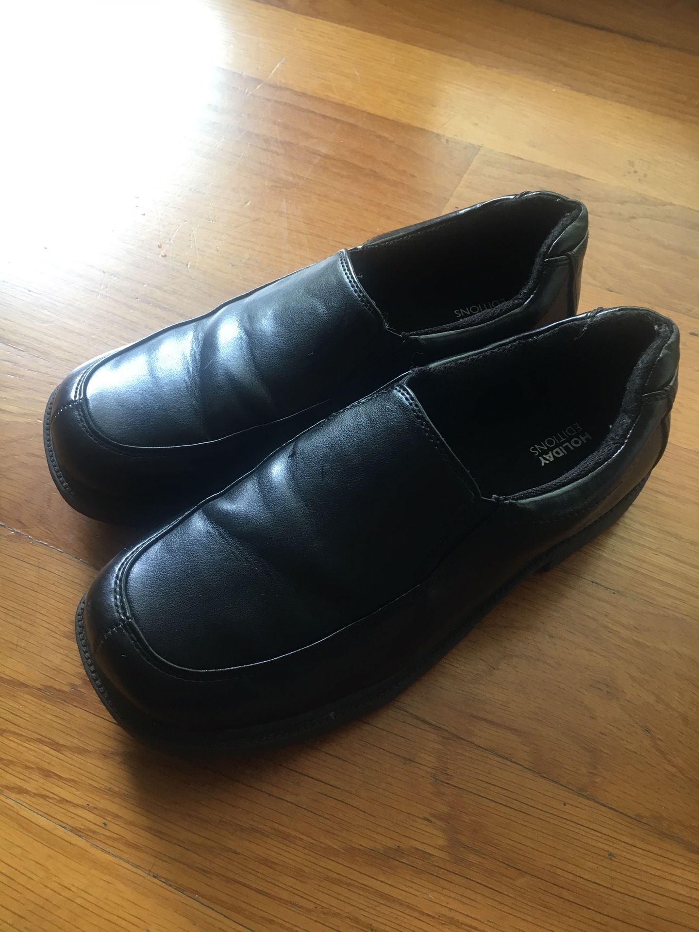 Boys dress shoes- size 3