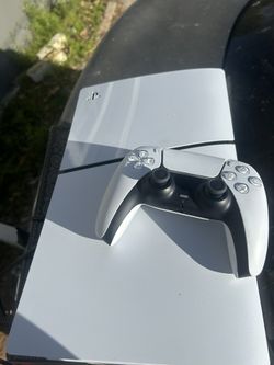 PS5 come it with controllers 