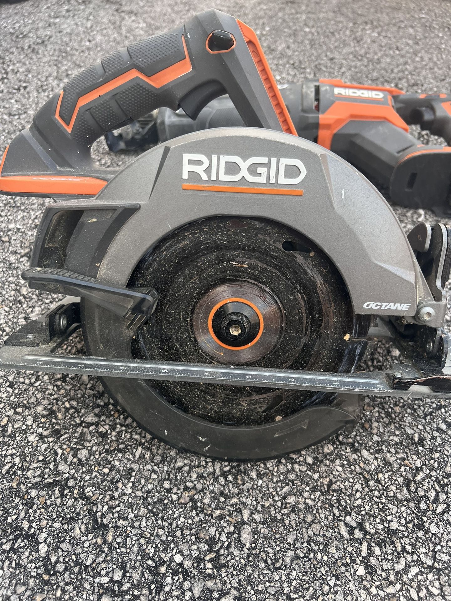 RIDGID 18V Brushless Cordless 7-1/4 in. Circular Saw (Tool Only)