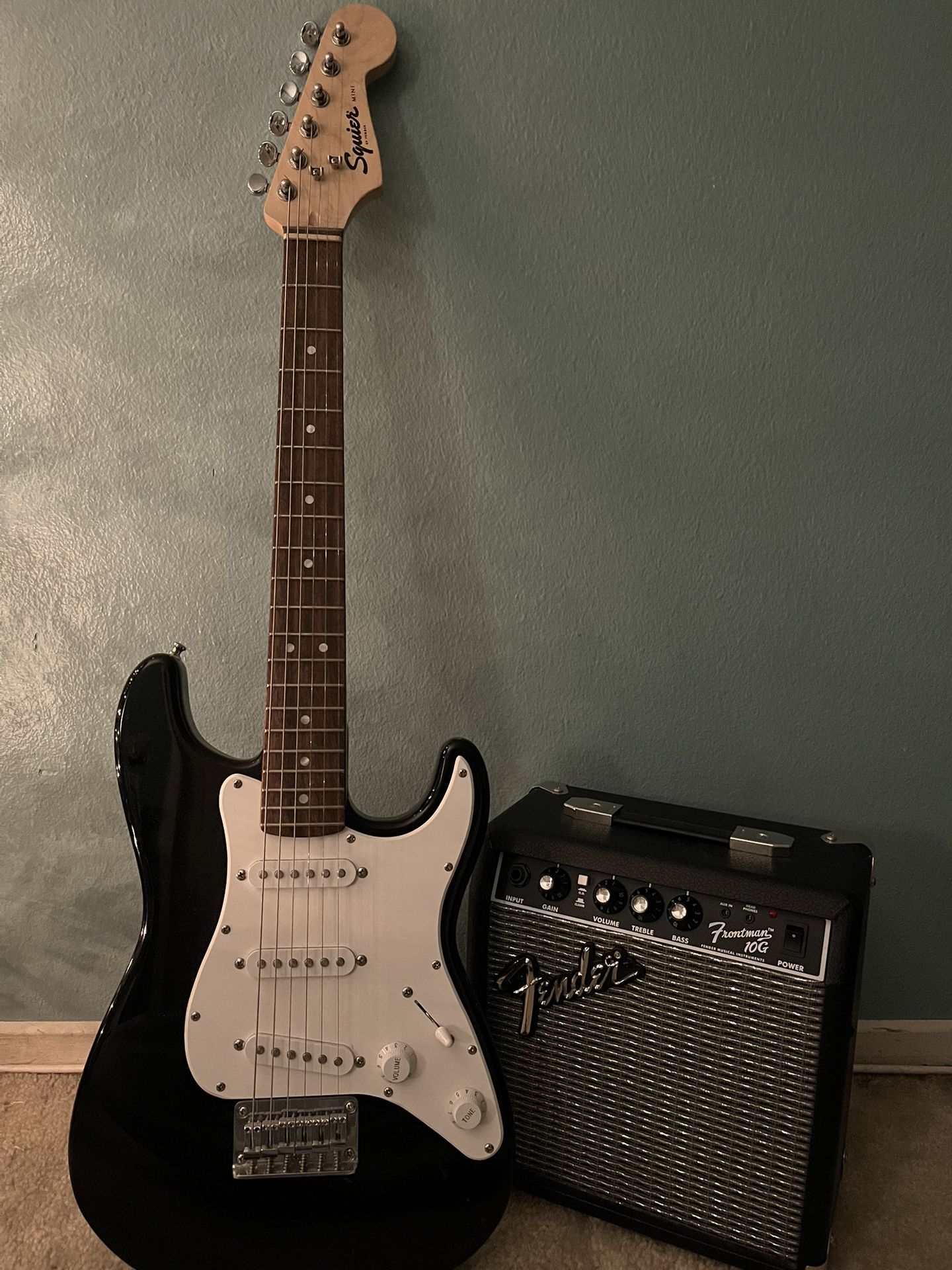 Mini Squier Strat & Fender Frontman 10g Amp