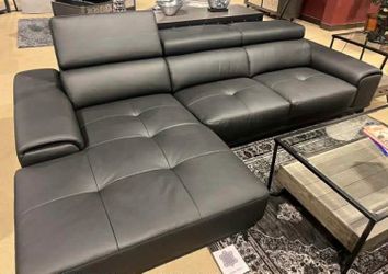 New Sectional Couch! Free Delivery 🚚! Free Assembly!