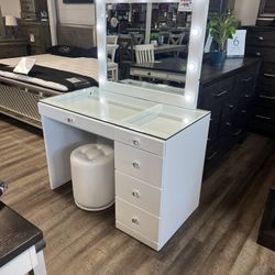 Vanity Table Set With LED Lights 