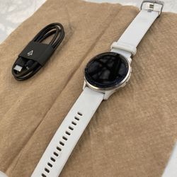 Garmin Venu 3s Smartwatch.
