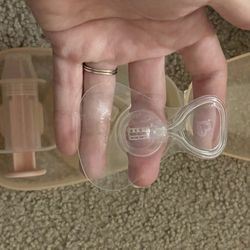 Munchkin Nipple Shield & Haaka Manual Milk Collector
