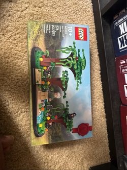 LEGO Jane Goodall Tribute Set - Retired