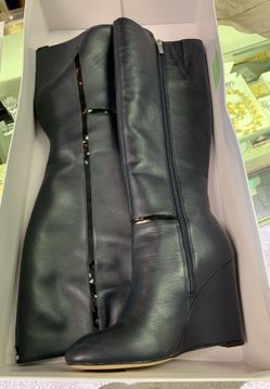 Calvin Klein size 8.5 boot