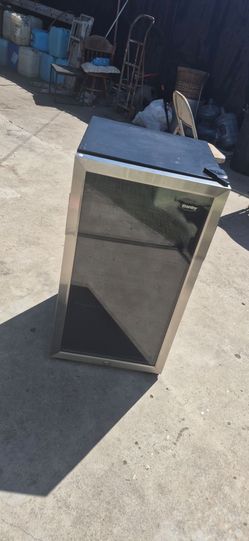 Danby Beverage Cooler Mini Fridge Glass Door Works Great
