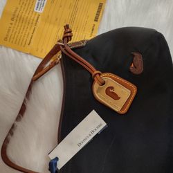 Dooney & Bourke Woman's Wallet 