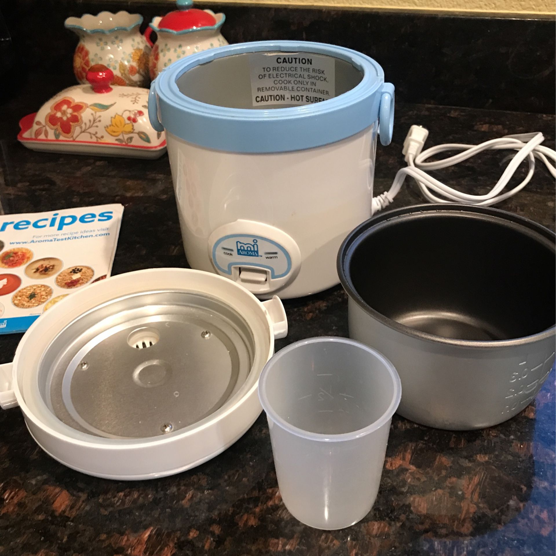 Mi Aroma Rice / Multi cooker (3 Cup) for Sale in Lakewood, CA