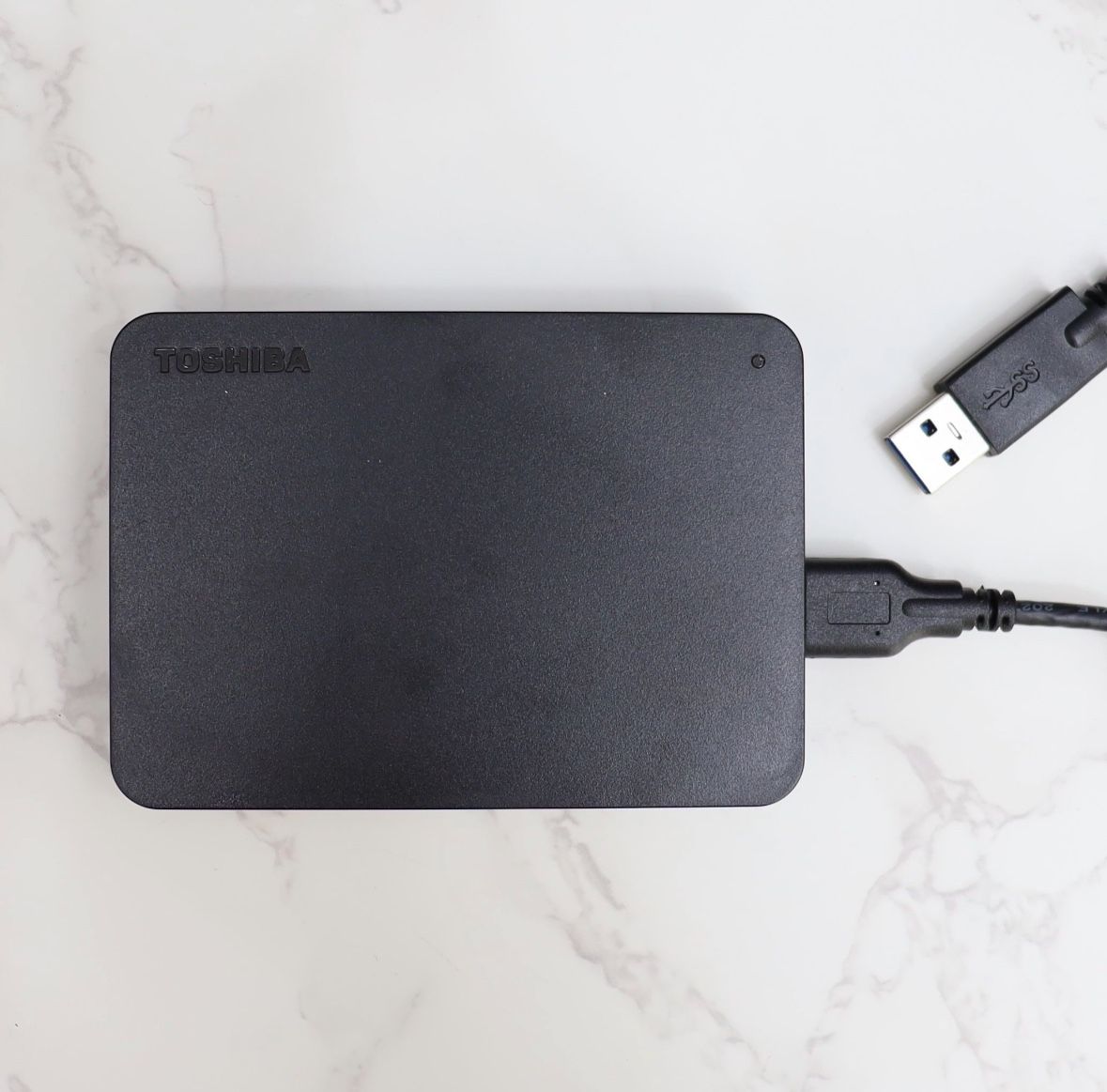 TOSHIBA Portable 1TB Storage DTB410