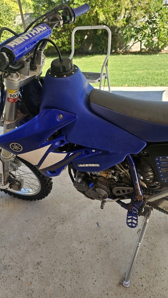 Dirt.
Bike