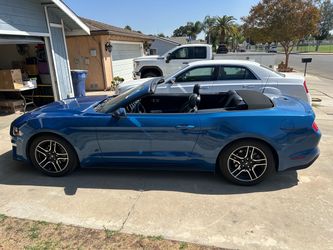 Ford Mustang Convertible Blue