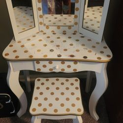 Little Kids Vanity