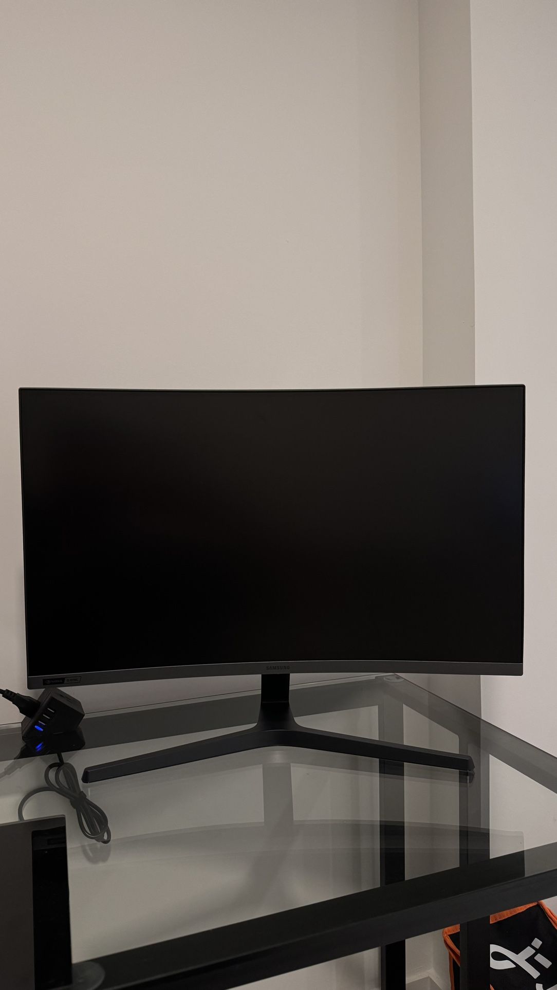 Samsung 27-inch 240hz Curved Gaming Monitor 