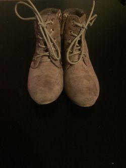 Girls boots