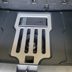 Jeep Renengade Subwoofer Enclosure 