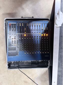 Yamaha Mixing Console MG16/6FX (price negotiable)