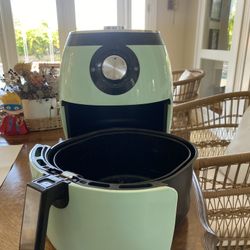 Dash Air Fryer 