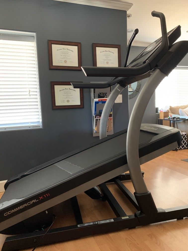 Treadmill - Commerical High Incline Nordictrac