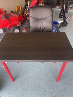 Table And Cushion Chair