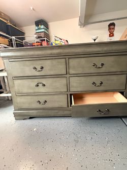 Dresser