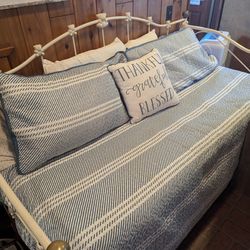 MOVING SALE! Trundle Bed - Twins To Queen