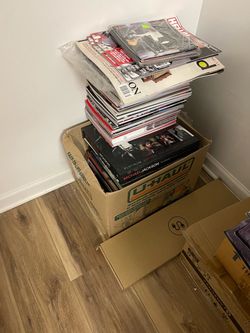 Michael Jackson Collector’s Memorabilia Lot – Books, Magazines & Tribute Items
