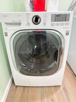 LG WM3997HWA Front Load Washer / Dryer Combo