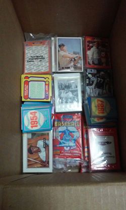 Old collectible baseball cards