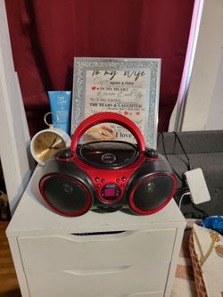 Jensen Portable CD Boombox with FM Radio
