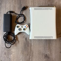 Original White Xbox 360 W/Controller