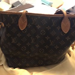 Louis Vuitton never full