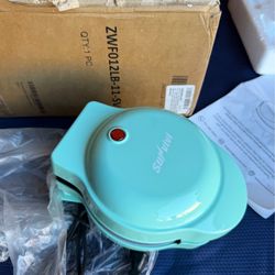 Mini waffle maker