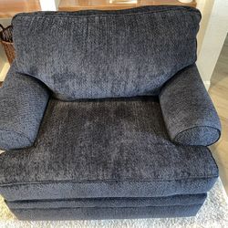 Oversized Plush Chair 