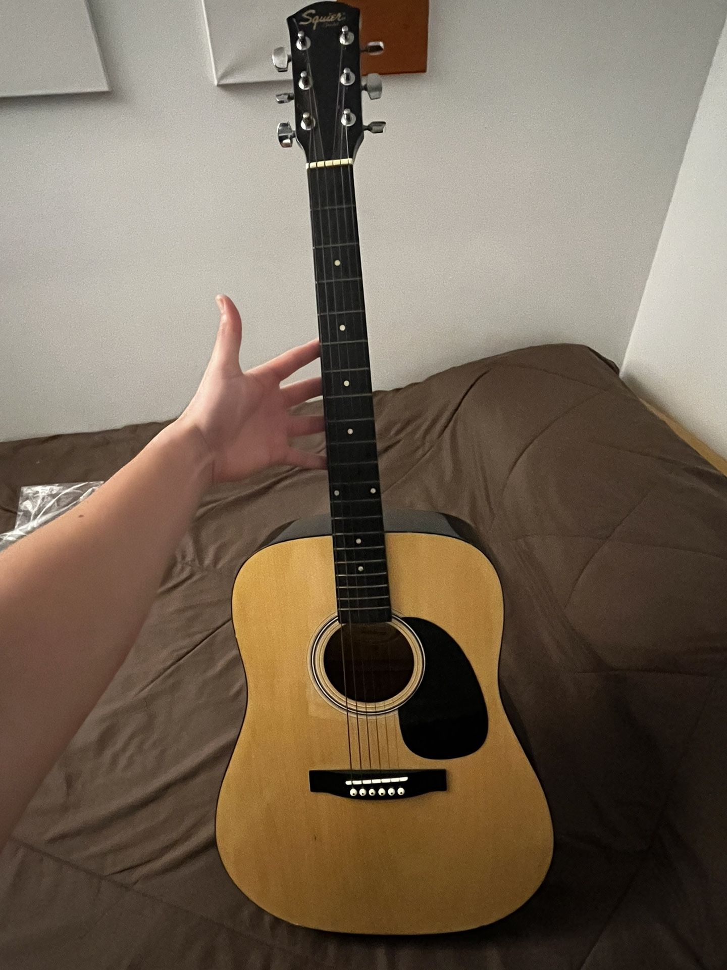Steel String Acoustic Guitar + Extra Strings