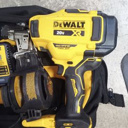 DEWALT 20V MAX Lithium-Ion 15-Degree Electric Cordless Roofing Nailer Kit with 2.0Ah Battery Charger and Bag