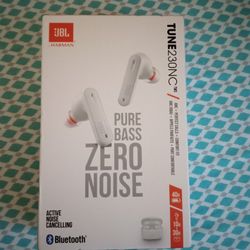 Brand New Jbl Wireless Headphones 230NC