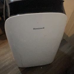 HoneyWell 12k Btu AC unit 