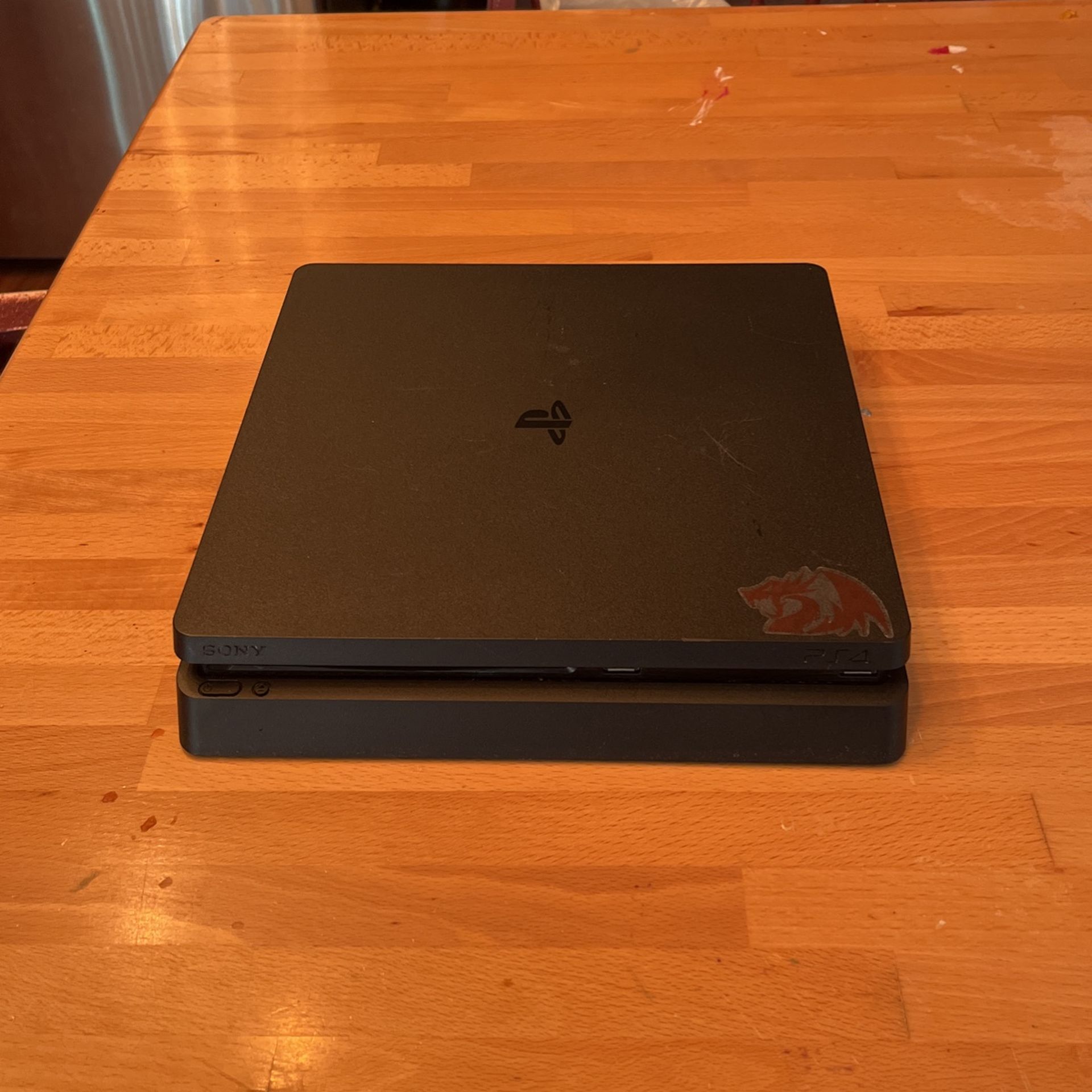 PlayStation 4 Slim [Remote And Wires Included]