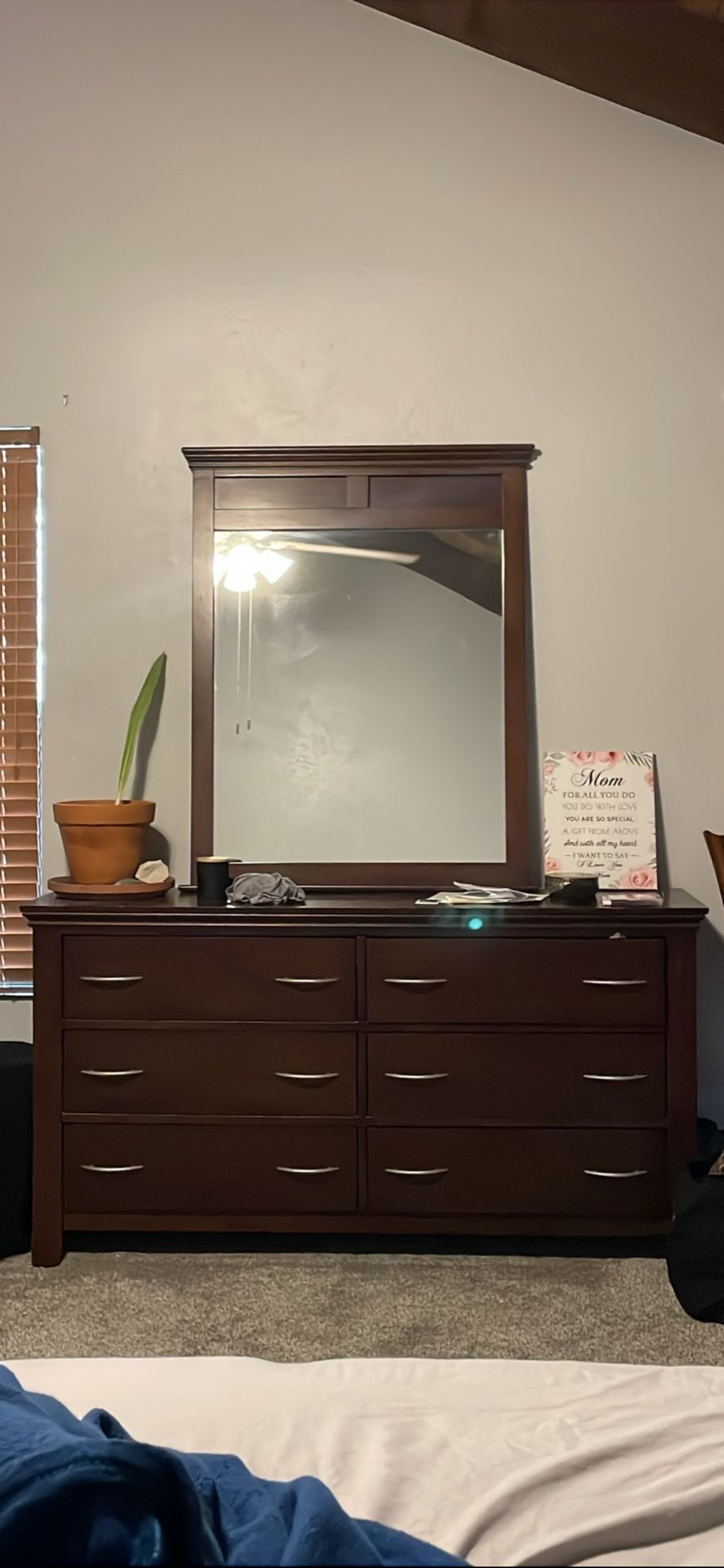 Dresser With Mirror