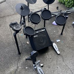 Alesis Nitro Electric Drum Set With Drum Amp
