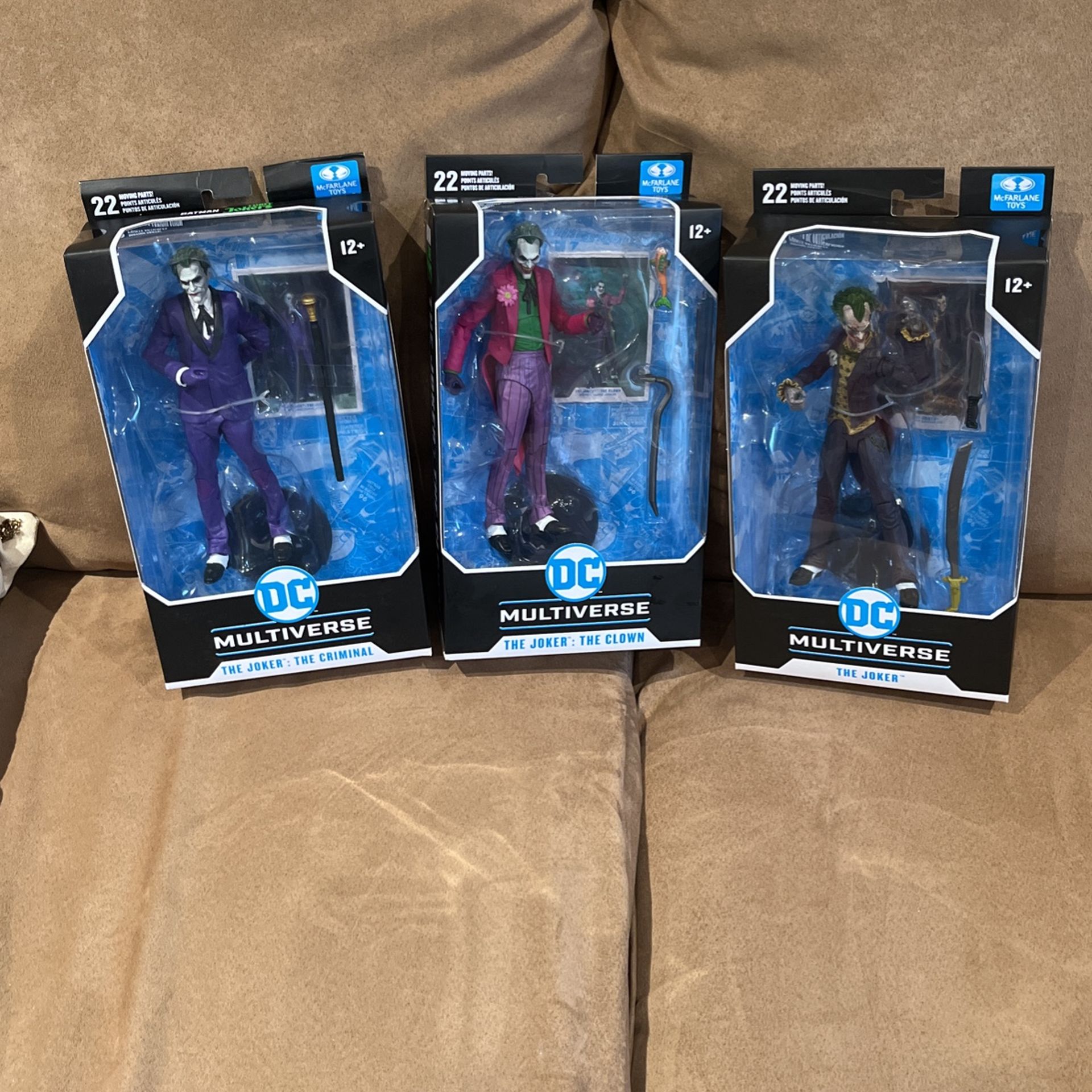 DC MULTIVERSE —The JOKER (3 figures) !!!