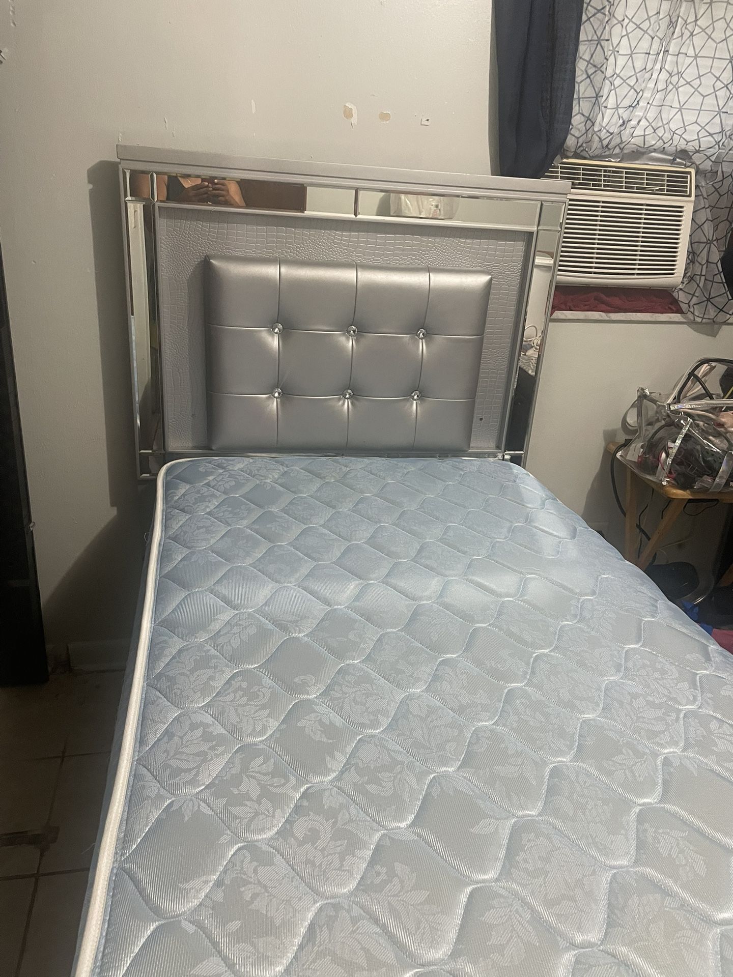 Twin Size Bed With Mattress & Boxspring