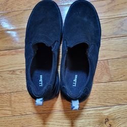 LLbean Shoes Boy Size 5 Youth  Suede Leather Black (with stretch sides)
NEW (Retail $74)