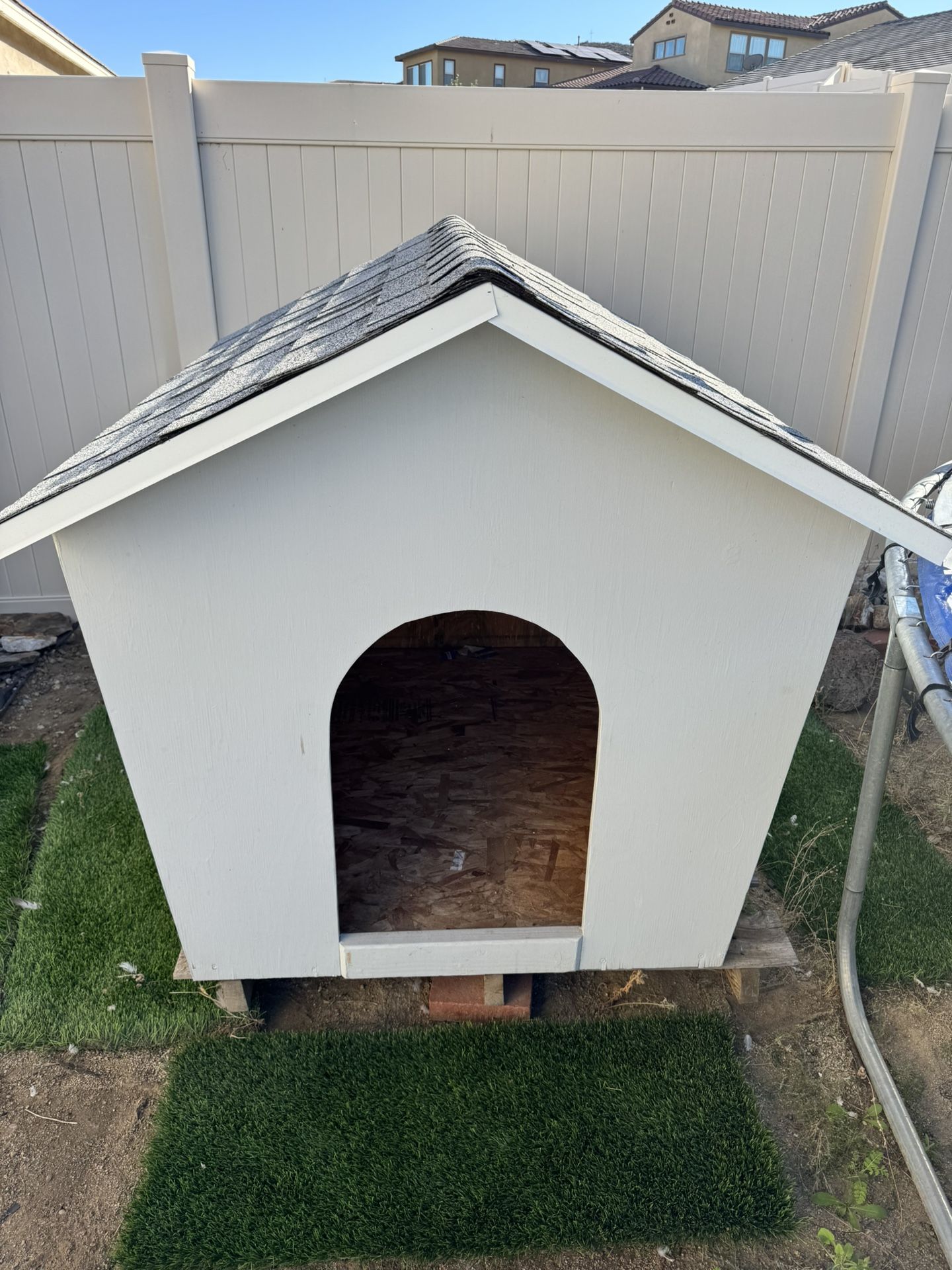 XXL Dog House