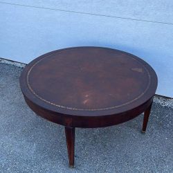 Vintage round table 17”x34”