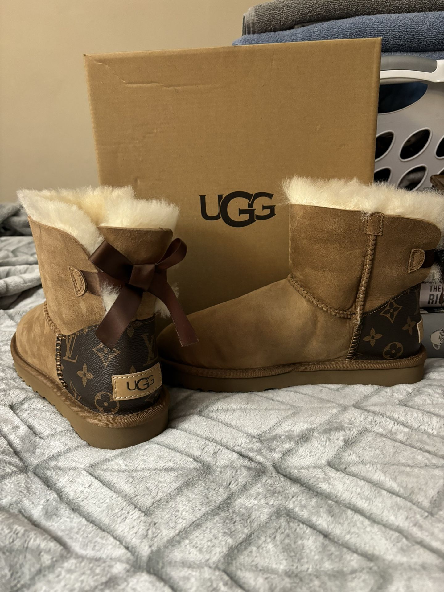 Brand New Mini Bailey Bow Uggs