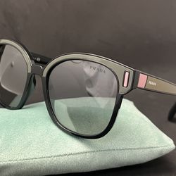 Prada sunglasses new authentic