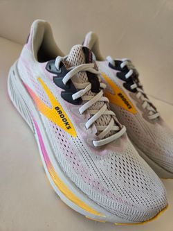 Brooks Ghost Women's Size 10.5 Shoes