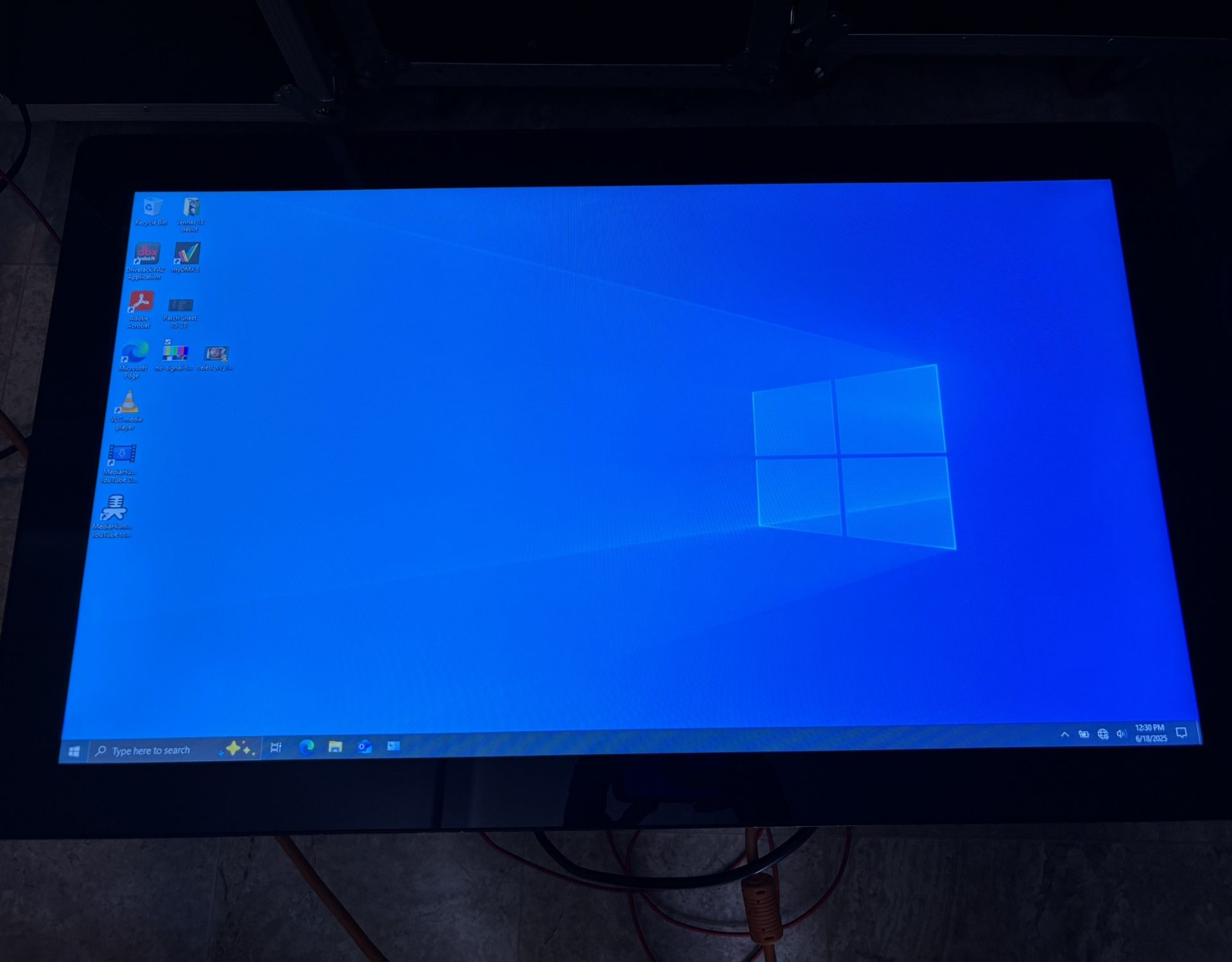 32in Touch Screen Monitor